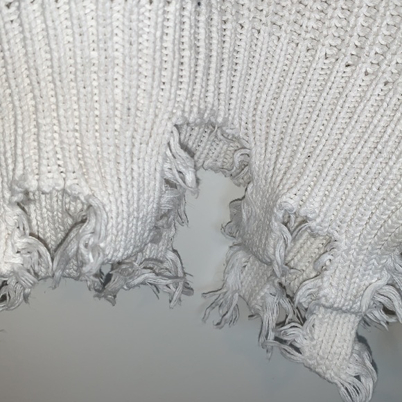 2 FOR $15 SALE 🔥 F21 Distressed White Sweater - Picture 4 of 6